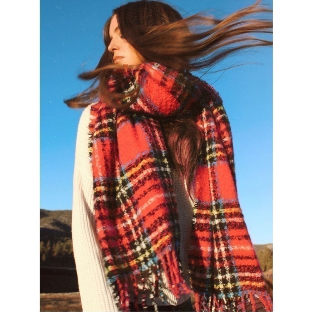NWT URBAN OUTFITTERS OVERSIZED SUPER SOFT PLAID SCARF WITH FRINGE